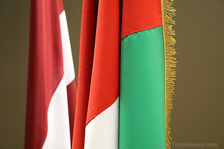 Ceļojumu konsultanti tiekas Apvienoto Arābu Emirātu vēstniecībā Rīgā un spriež par iespējām ceļot Ceļojumu konsultanti tiekas Apvienoto Arābu Emirātu vēstniecībā Rīgā un spriež par iespējām ceļot 236054