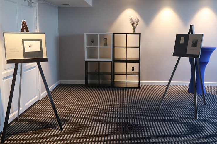 Viesnīca «Radisson Blu Daugava» piedāvā šarža izstādi «Draudzīgs pārspīlējums. ŠARŽS UN PERSONĪBA LATVIEŠU KULTŪRĀ» un «Peter Mertes» vīnus Viesnīca «Radisson Blu Daugava» piedāvā šarža izstādi «Draudzīgs pārspīlējums. ŠARŽS UN PERSONĪBA LATVIEŠU KULTŪRĀ» un «Peter Mertes» vīnus 236293