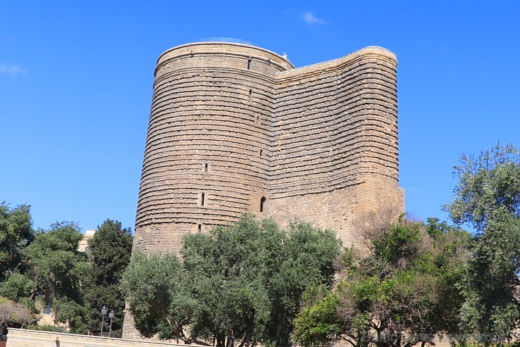 Jaunavas tornis vecpilsētā ir galvenais Baku simbols ar burvīgu pilsētas panorāmas skata laukumu. Sadarbībā ar Latvijas vēstniecību Azerbaidžānā un tū Jaunavas tornis vecpilsētā ir galvenais Baku simbols ar burvīgu pilsētas panorāmas skata laukumu. Sadarbībā ar Latvijas vēstniecību Azerbaidžānā un tū 236604