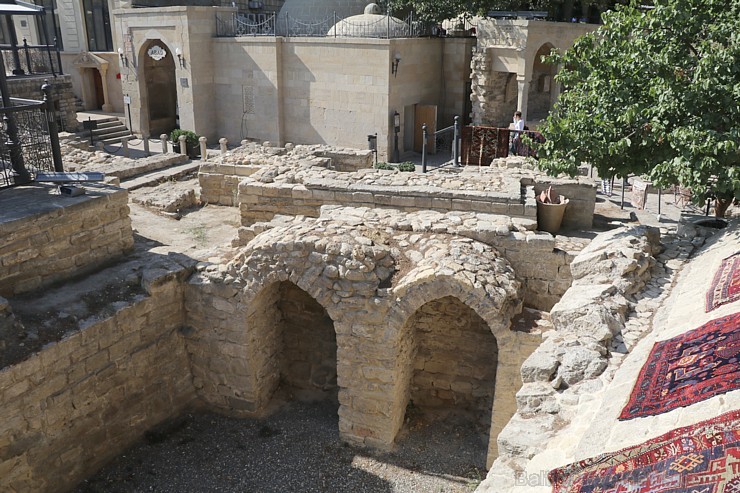 Jaunavas tornis vecpilsētā ir galvenais Baku simbols ar burvīgu pilsētas panorāmas skata laukumu. Sadarbībā ar Latvijas vēstniecību Azerbaidžānā un tū Jaunavas tornis vecpilsētā ir galvenais Baku simbols ar burvīgu pilsētas panorāmas skata laukumu. Sadarbībā ar Latvijas vēstniecību Azerbaidžānā un tū 236637