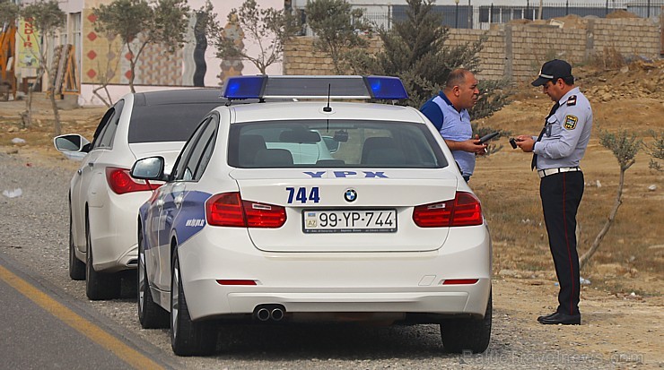 Travelnews.lv iepazīst degošu zemi, sāls ezeru un policiju Baku tuvumā. Sadarbībā ar Latvijas vēstniecību Azerbaidžānā un tūrisma firmu «RANTUR Travel Travelnews.lv iepazīst degošu zemi, sāls ezeru un policiju Baku tuvumā. Sadarbībā ar Latvijas vēstniecību Azerbaidžānā un tūrisma firmu «RANTUR Travel 236696