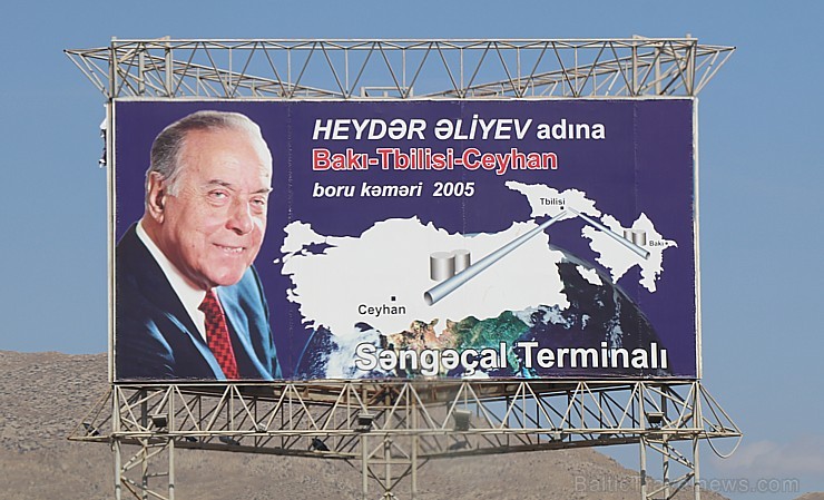 Travelnews.lv apceļo Baku rūpniecisko apkārtni. Sadarbībā ar Latvijas vēstniecību Azerbaidžānā un tūrisma firmu «RANTUR Travel Agency» Travelnews.lv apceļo Baku rūpniecisko apkārtni. Sadarbībā ar Latvijas vēstniecību Azerbaidžānā un tūrisma firmu «RANTUR Travel Agency» 236937