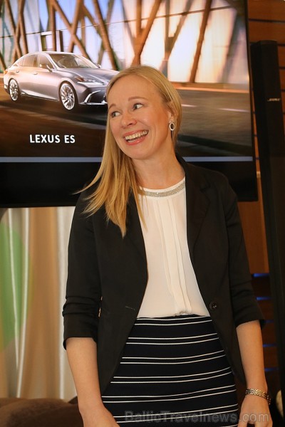 Brīnišķīgā Rīgas restorāna «Bibliotēka Nr.1» brokastu atmosfērā prezentē jauno «Lexus ES» 237065