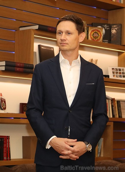 Brīnišķīgā Rīgas restorāna «Bibliotēka Nr.1» brokastu atmosfērā prezentē jauno «Lexus ES» 237066