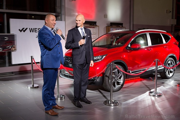«WESS Select Honda» nodrošinās automobiļu tirdzniecības un pēc-pārdošanas servisa pakalpojumus, kā arī piedāvās plašu klāstu Honda Power tehnikas pied «WESS Select Honda» nodrošinās automobiļu tirdzniecības un pēc-pārdošanas servisa pakalpojumus, kā arī piedāvās plašu klāstu Honda Power tehnikas pied 238009