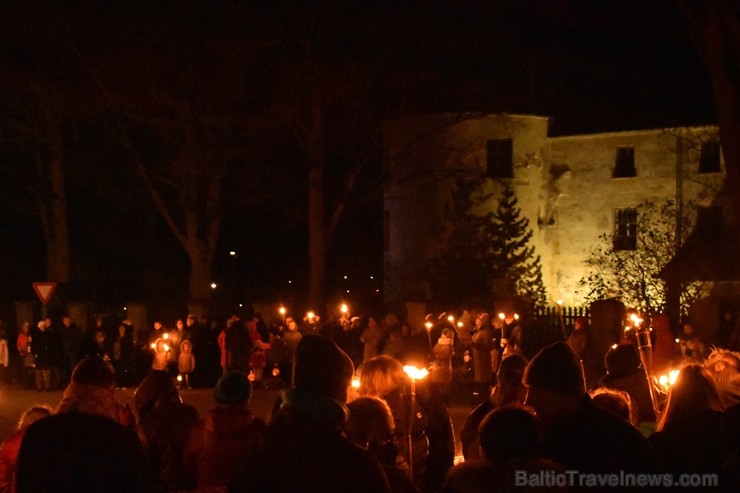 11. novembrī Jaunpils novada iedzīvotāji un viesi devās Lāčplēša dienas Gaismas gājienā no Jaunpils vidusskolas līdz Jaunpils pils laukumam, kur notik 11. novembrī Jaunpils novada iedzīvotāji un viesi devās Lāčplēša dienas Gaismas gājienā no Jaunpils vidusskolas līdz Jaunpils pils laukumam, kur notik 238081
