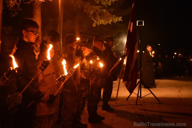 11. novembrī Jaunpils novada iedzīvotāji un viesi devās Lāčplēša dienas Gaismas gājienā no Jaunpils vidusskolas līdz Jaunpils pils laukumam, kur notik 11. novembrī Jaunpils novada iedzīvotāji un viesi devās Lāčplēša dienas Gaismas gājienā no Jaunpils vidusskolas līdz Jaunpils pils laukumam, kur notik 238082