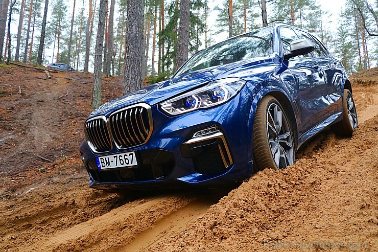 Travelnews.lv izmēģina jauno «BMW X5» meža smilšu ceļos 238619