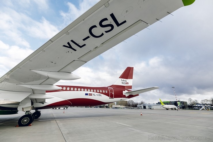 Latvijas nacionālā lidsabiedrība «airBaltic» 18. novembrī pirmo reizi piedalījās svinīgajā parādē ar «Airbus A220-300» lidmašīnu, kuru rotā sarkanbalt Latvijas nacionālā lidsabiedrība «airBaltic» 18. novembrī pirmo reizi piedalījās svinīgajā parādē ar «Airbus A220-300» lidmašīnu, kuru rotā sarkanbalt 238711
