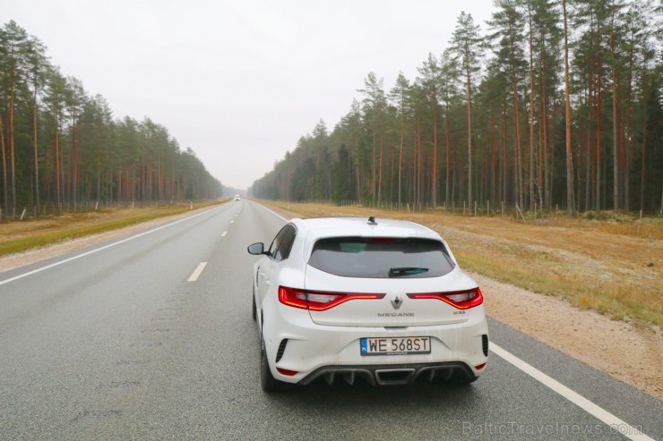 Travelnews.lv apceļo Latgali ar jauno un sportisko «Renault Megane R.S.» ar 280 zirgspēkiem 239068