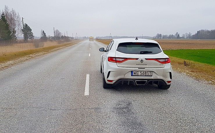 Travelnews.lv apceļo Latgali ar jauno un sportisko «Renault Megane R.S.» ar 280 zirgspēkiem 239073