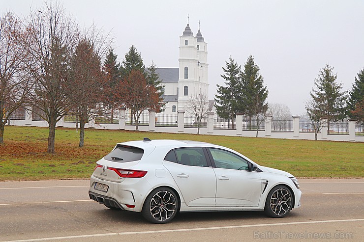 Travelnews.lv apceļo Latgali ar jauno un sportisko «Renault Megane R.S.» ar 280 zirgspēkiem 239078