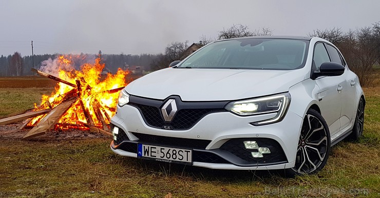 Travelnews.lv apceļo Latgali ar jauno un sportisko «Renault Megane R.S.» ar 280 zirgspēkiem 239096