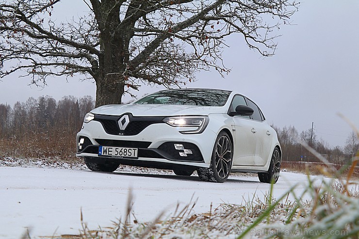 Travelnews.lv apceļo Latgali ar jauno un sportisko «Renault Megane R.S.» ar 280 zirgspēkiem 239097