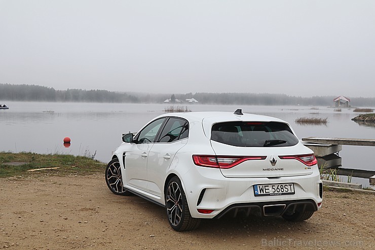 Travelnews.lv apceļo Latgali ar jauno un sportisko «Renault Megane R.S.» ar 280 zirgspēkiem 239110