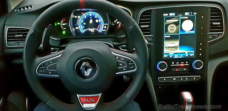 Travelnews.lv apceļo Latgali ar jauno un sportisko «Renault Megane R.S.» ar 280 zirgspēkiem 239113