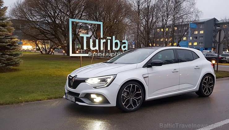 Travelnews.lv apceļo Latgali ar jauno un sportisko «Renault Megane R.S.» ar 280 zirgspēkiem 239122