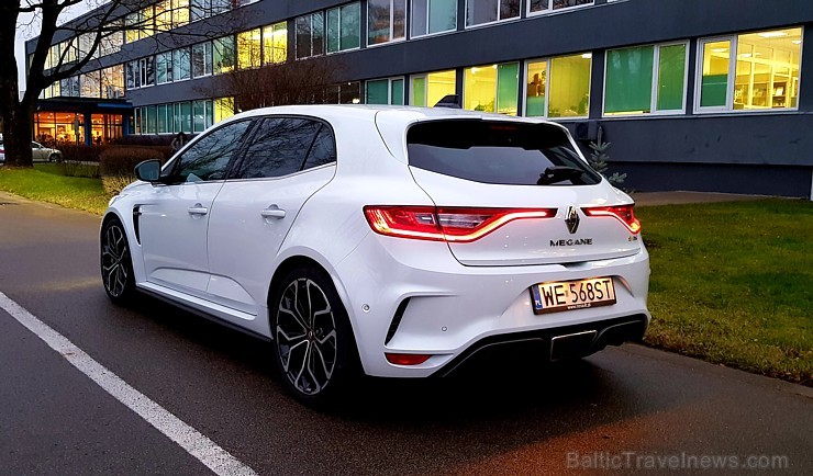 Travelnews.lv apceļo Latgali ar jauno un sportisko «Renault Megane R.S.» ar 280 zirgspēkiem 239123