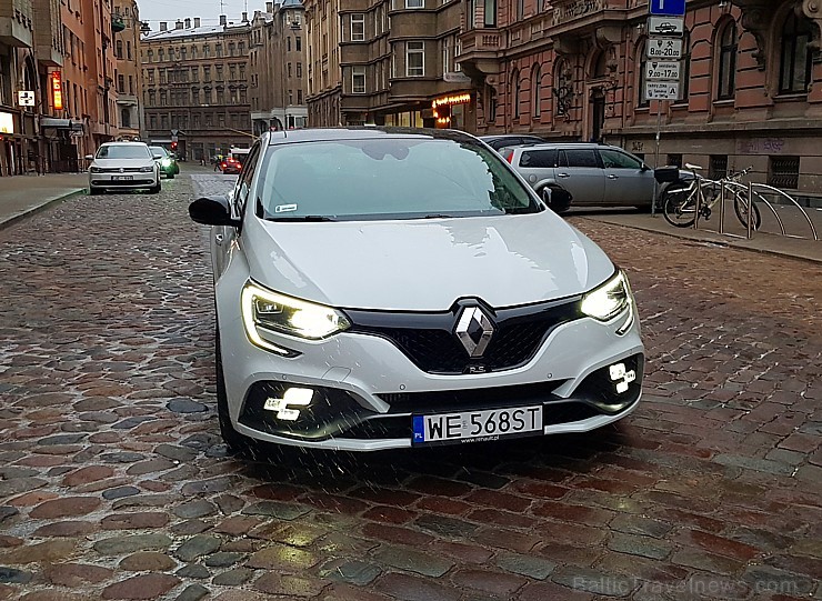 Travelnews.lv apceļo Latgali ar jauno un sportisko «Renault Megane R.S.» ar 280 zirgspēkiem 239127