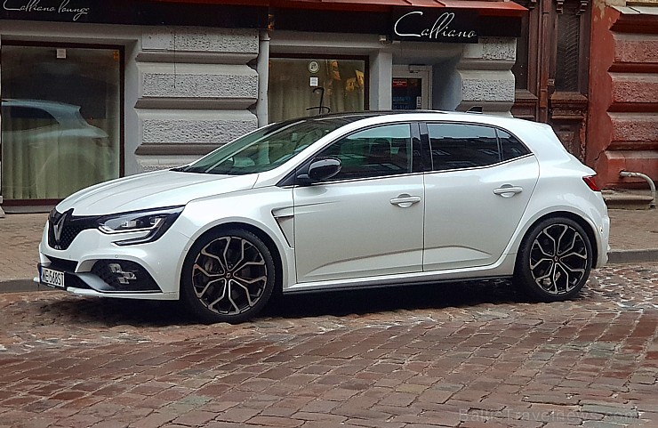 Travelnews.lv apceļo Latgali ar jauno un sportisko «Renault Megane R.S.» ar 280 zirgspēkiem 239128