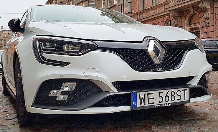 Travelnews.lv apceļo Latgali ar jauno un sportisko «Renault Megane R.S.» ar 280 zirgspēkiem 239129