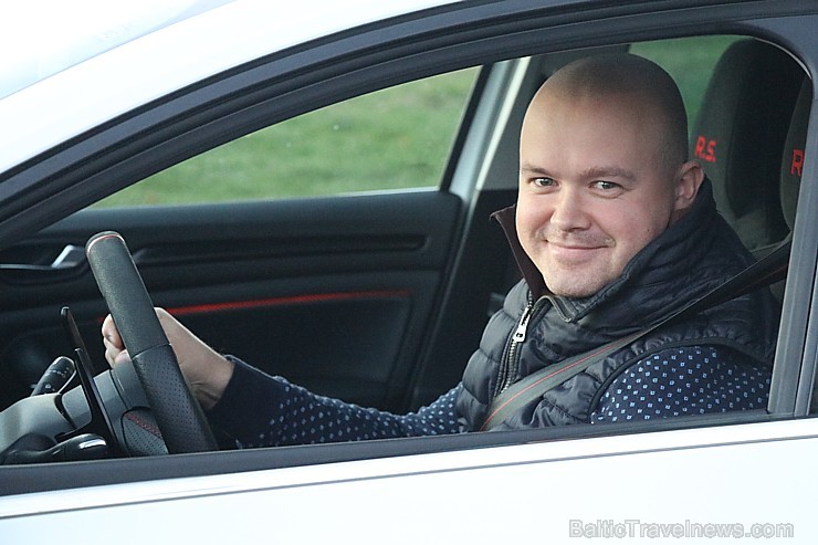Travelnews.lv apceļo Latgali ar jauno un sportisko «Renault Megane R.S.» ar 280 zirgspēkiem 239131