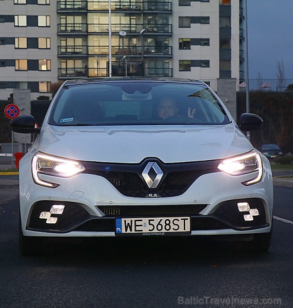 Travelnews.lv apceļo Latgali ar jauno un sportisko «Renault Megane R.S.» ar 280 zirgspēkiem 239135