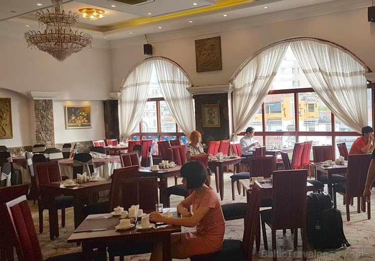 Travelnews.lv nakšņo Vjetnamas viesnīcā «Royal Hotel Saigon» Hošiminā. Sadarbībā ar 365 brīvdienas un Turkish Airlines Travelnews.lv nakšņo Vjetnamas viesnīcā «Royal Hotel Saigon» Hošiminā. Sadarbībā ar 365 brīvdienas un Turkish Airlines 239160