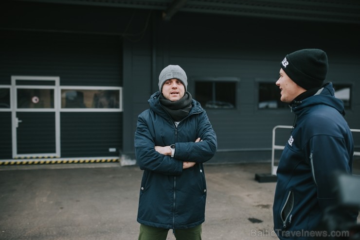 Gints sevi uzskata par prasmīgu braucēju, taču doties trasē pie sporta auto Gints sevi uzskata par prasmīgu braucēju, taču doties trasē pie sporta auto