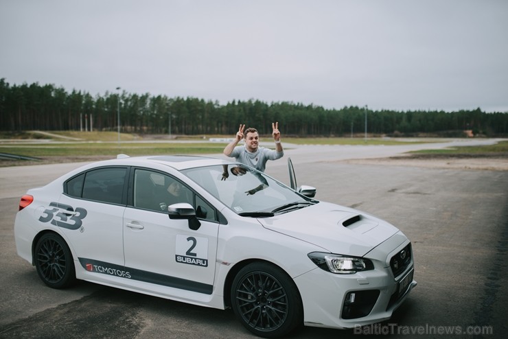 Gints sevi uzskata par prasmīgu braucēju, taču doties trasē pie sporta auto Gints sevi uzskata par prasmīgu braucēju, taču doties trasē pie sporta auto