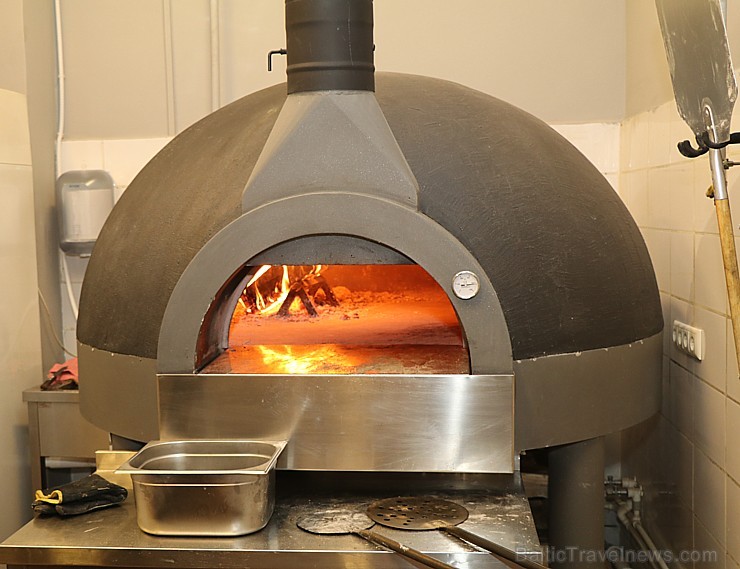 Pārdaugavā atvērusies īsta itāļu picērija «Street Pizza», kas ir vienīgā Baltijā ar Neapoles sertifikātu Pārdaugavā atvērusies īsta itāļu picērija «Street Pizza», kas ir vienīgā Baltijā ar Neapoles sertifikātu 239764