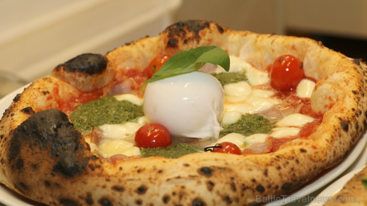 Pārdaugavā atvērusies īsta itāļu picērija «Street Pizza», kas ir vienīgā Baltijā ar Neapoles sertifikātu Pārdaugavā atvērusies īsta itāļu picērija «Street Pizza», kas ir vienīgā Baltijā ar Neapoles sertifikātu 239776