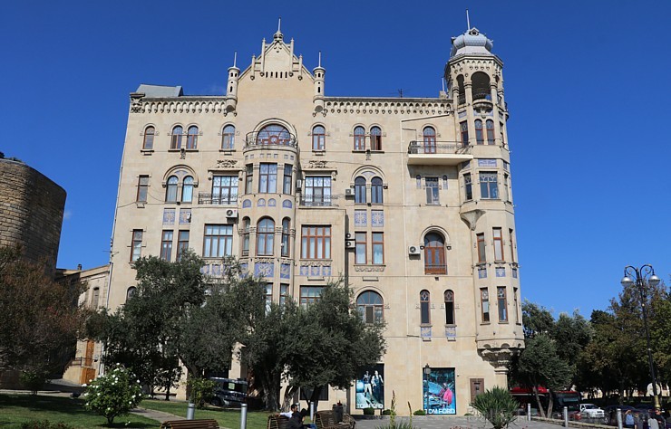 Travelnews.lv iepazīst Azerbaidžānas galvaspilsētas Baku ikdienas dzīvi. Sadarbībā ar Latvijas vēstniecību Azerbaidžānā un tūrisma firmu «RANTUR Trave Travelnews.lv iepazīst Azerbaidžānas galvaspilsētas Baku ikdienas dzīvi. Sadarbībā ar Latvijas vēstniecību Azerbaidžānā un tūrisma firmu «RANTUR Trave 239796