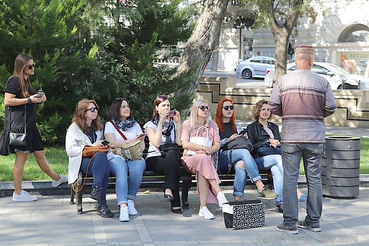 Travelnews.lv iepazīst Azerbaidžānas galvaspilsētu Baku izcila gida pavadījumā. Sadarbībā ar Latvijas vēstniecību Azerbaidžānā un tūrisma firmu «RANTU Travelnews.lv iepazīst Azerbaidžānas galvaspilsētu Baku izcila gida pavadījumā. Sadarbībā ar Latvijas vēstniecību Azerbaidžānā un tūrisma firmu «RANTU 239962