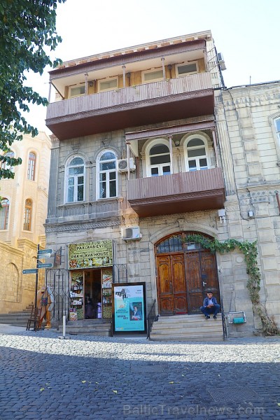 Travelnews.lv iepazīst Azerbaidžānas galvaspilsētu Baku izcila gida pavadījumā. Sadarbībā ar Latvijas vēstniecību Azerbaidžānā un tūrisma firmu «RANTU Travelnews.lv iepazīst Azerbaidžānas galvaspilsētu Baku izcila gida pavadījumā. Sadarbībā ar Latvijas vēstniecību Azerbaidžānā un tūrisma firmu «RANTU 239963