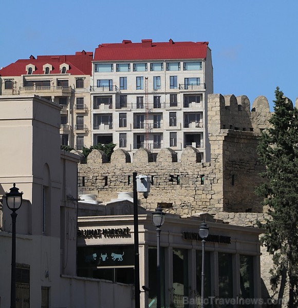 Travelnews.lv iepazīst Azerbaidžānas galvaspilsētu Baku izcila gida pavadījumā. Sadarbībā ar Latvijas vēstniecību Azerbaidžānā un tūrisma firmu «RANTU Travelnews.lv iepazīst Azerbaidžānas galvaspilsētu Baku izcila gida pavadījumā. Sadarbībā ar Latvijas vēstniecību Azerbaidžānā un tūrisma firmu «RANTU 239980