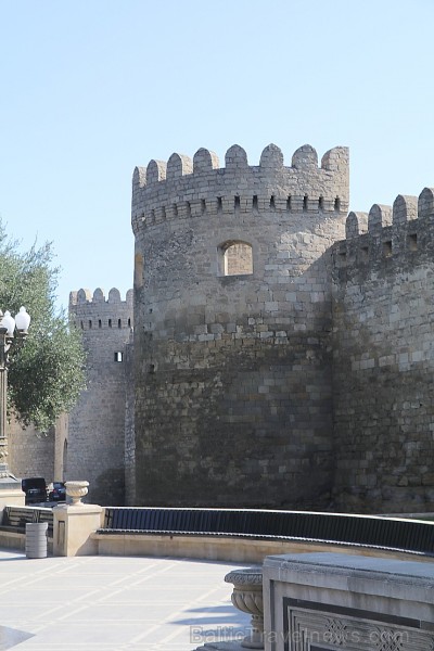Travelnews.lv iepazīst Azerbaidžānas galvaspilsētu Baku izcila gida pavadījumā. Sadarbībā ar Latvijas vēstniecību Azerbaidžānā un tūrisma firmu «RANTU Travelnews.lv iepazīst Azerbaidžānas galvaspilsētu Baku izcila gida pavadījumā. Sadarbībā ar Latvijas vēstniecību Azerbaidžānā un tūrisma firmu «RANTU 239983