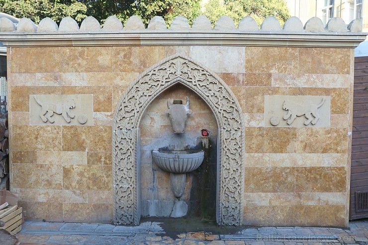 Travelnews.lv iepazīst Azerbaidžānas galvaspilsētu Baku izcila gida pavadījumā. Sadarbībā ar Latvijas vēstniecību Azerbaidžānā un tūrisma firmu «RANTU Travelnews.lv iepazīst Azerbaidžānas galvaspilsētu Baku izcila gida pavadījumā. Sadarbībā ar Latvijas vēstniecību Azerbaidžānā un tūrisma firmu «RANTU 239992