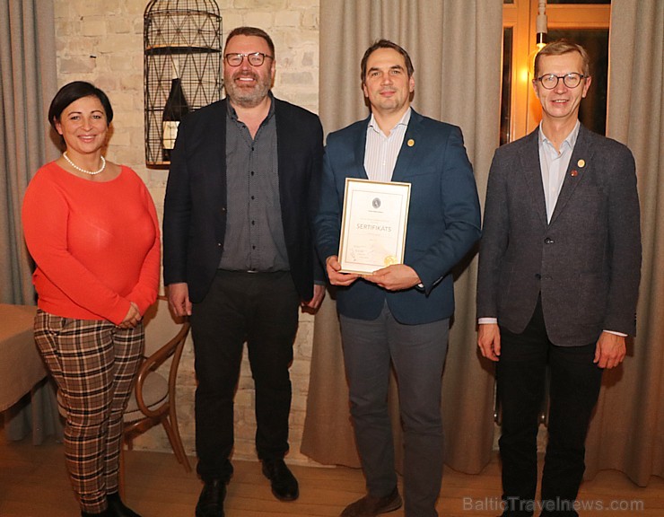 Latvijas vīnziņi ir pirmie Baltijā, kas svinīgā atmosfērā iegūst vīnziņa sertifikātus 240139