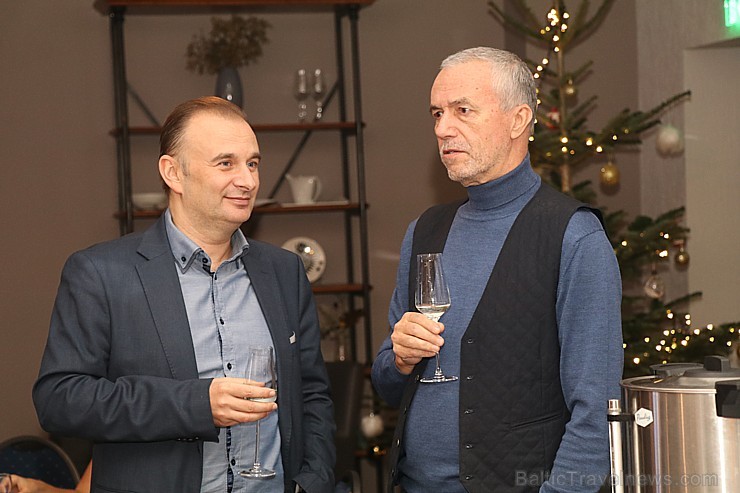 Somijas lidsabiedrība «Finnair» kopā ar Latvijas ceļojumu aģentūrām ieskandina Ziemassvētku sajūtu Somijas lidsabiedrība «Finnair» kopā ar Latvijas ceļojumu aģentūrām ieskandina Ziemassvētku sajūtu 240529
