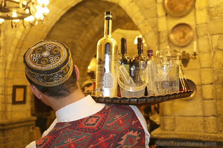 Travelnews.lv apmeklē Baku muzeja stila restorānu «Shirvanshah Museum Restaurant». Sadarbībā ar Latvijas vēstniecību Azerbaidžānā un tūrisma firmu «RA Travelnews.lv apmeklē Baku muzeja stila restorānu «Shirvanshah Museum Restaurant». Sadarbībā ar Latvijas vēstniecību Azerbaidžānā un tūrisma firmu «RA 240630