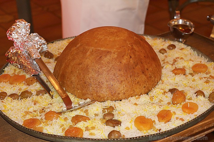 Travelnews.lv apmeklē Baku steiku restorānu «Mangal Steak House». Sadarbībā ar Latvijas vēstniecību Azerbaidžānā un tūrisma firmu «RANTUR Travel Agenc Travelnews.lv apmeklē Baku steiku restorānu «Mangal Steak House». Sadarbībā ar Latvijas vēstniecību Azerbaidžānā un tūrisma firmu «RANTUR Travel Agenc 241193