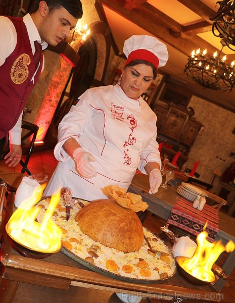 Travelnews.lv apmeklē Baku steiku restorānu «Mangal Steak House». Sadarbībā ar Latvijas vēstniecību Azerbaidžānā un tūrisma firmu «RANTUR Travel Agenc Travelnews.lv apmeklē Baku steiku restorānu «Mangal Steak House». Sadarbībā ar Latvijas vēstniecību Azerbaidžānā un tūrisma firmu «RANTUR Travel Agenc 241195