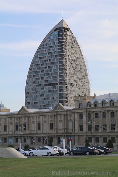 Travelnews.lv apceļo Baku ar ekskursiju autobusu. Sadarbībā ar Latvijas vēstniecību Azerbaidžānā un tūrisma firmu «RANTUR Travel Agency» Travelnews.lv apceļo Baku ar ekskursiju autobusu. Sadarbībā ar Latvijas vēstniecību Azerbaidžānā un tūrisma firmu «RANTUR Travel Agency» 241567