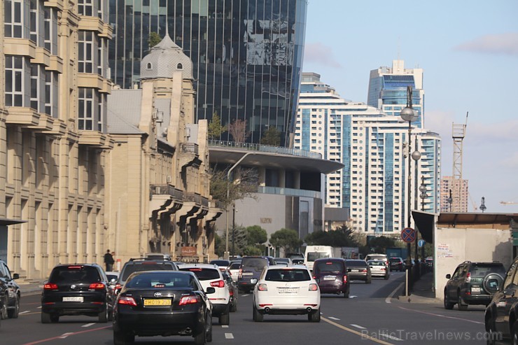 Travelnews.lv apceļo Baku ar ekskursiju autobusu. Sadarbībā ar Latvijas vēstniecību Azerbaidžānā un tūrisma firmu «RANTUR Travel Agency» Travelnews.lv apceļo Baku ar ekskursiju autobusu. Sadarbībā ar Latvijas vēstniecību Azerbaidžānā un tūrisma firmu «RANTUR Travel Agency» 241581