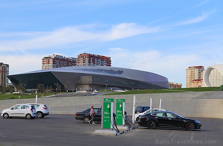 Travelnews.lv apceļo Baku ar ekskursiju autobusu. Sadarbībā ar Latvijas vēstniecību Azerbaidžānā un tūrisma firmu «RANTUR Travel Agency» Travelnews.lv apceļo Baku ar ekskursiju autobusu. Sadarbībā ar Latvijas vēstniecību Azerbaidžānā un tūrisma firmu «RANTUR Travel Agency» 241582
