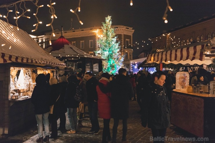 Ar krāšņiem koncertiem, Ziemassvētku vecīti, ponija izjādēm, karuseli, aitu un trušu aploku, meistarklasēm un skaistām dāvanām aizvadīts skaists mēnes Ar krāšņiem koncertiem, Ziemassvētku vecīti, ponija izjādēm, karuseli, aitu un trušu aploku, meistarklasēm un skaistām dāvanām aizvadīts skaists mēnes 242498
