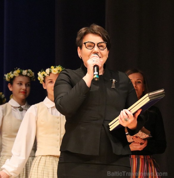 Ogres bērnu un jauniešu tautas deju studija «Pīlādzītis» atzīmē 30 gadu jubileju 243087
