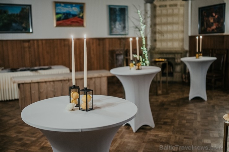 Ar pieciem dažādiem restorāniem vienas nakts laikā «Dikļu pilī» viesi pavadījuši veco un sagaidījuši Jauno gadu 243106