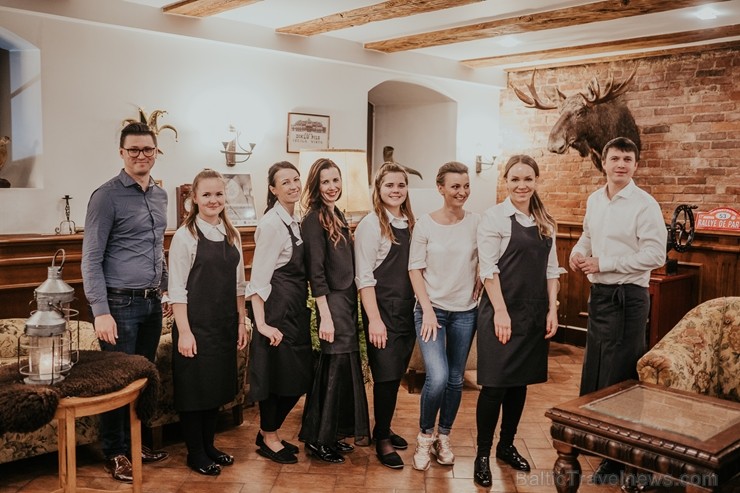 Ar pieciem dažādiem restorāniem vienas nakts laikā «Dikļu pilī» viesi pavadījuši veco un sagaidījuši Jauno gadu 243142